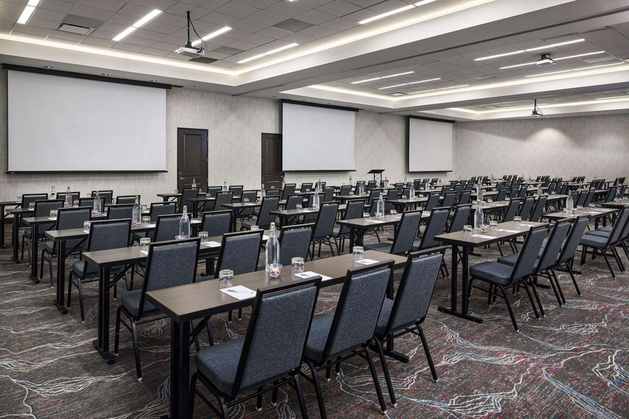 Hilton Garden Inn Nashville Downtown/Convention Center Exterior photo