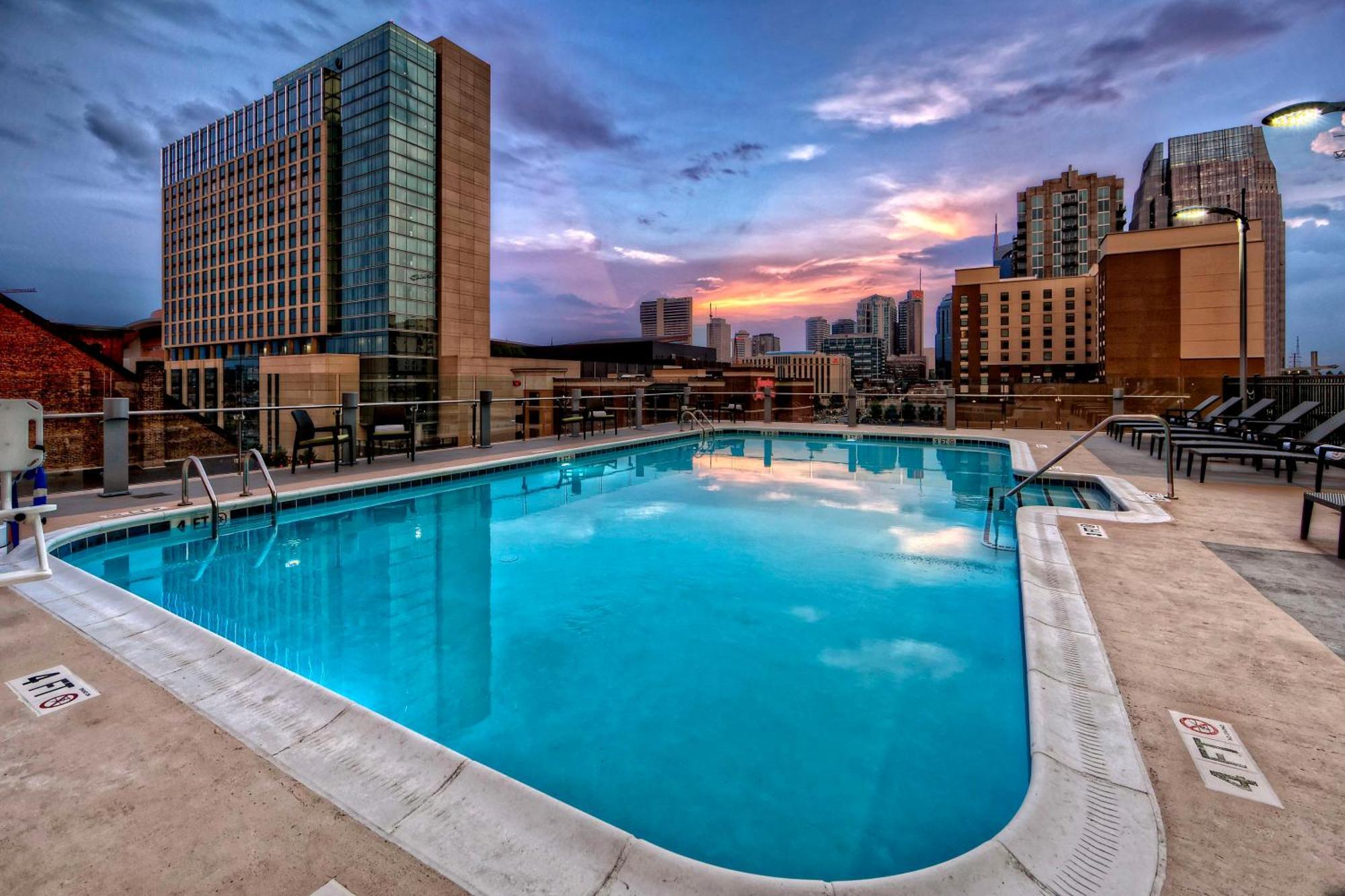 Hilton Garden Inn Nashville Downtown/Convention Center Exterior photo