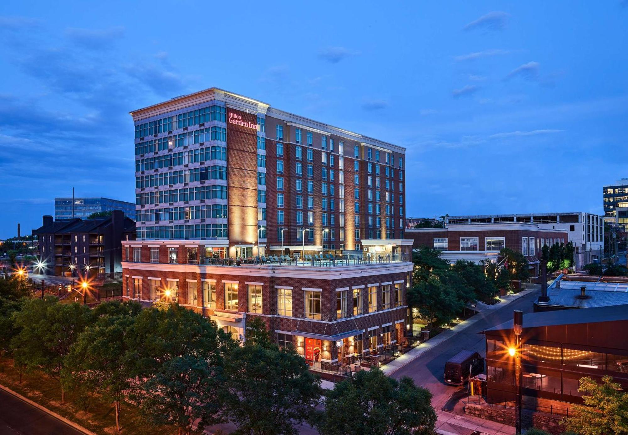 Hilton Garden Inn Nashville Downtown/Convention Center Exterior photo